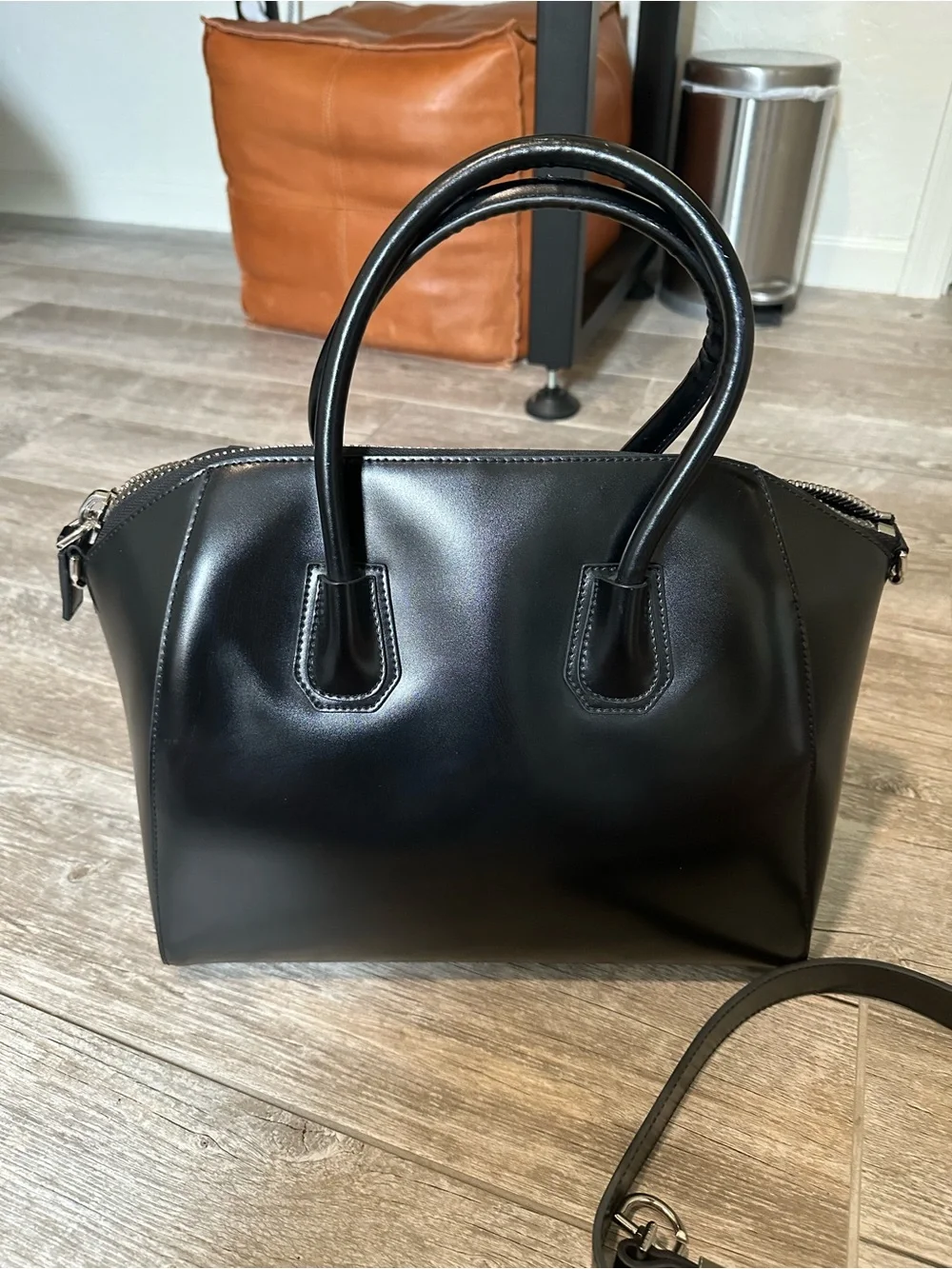 Givenchy Black Leather Antigona Lage Satchel with Shoulder Strap